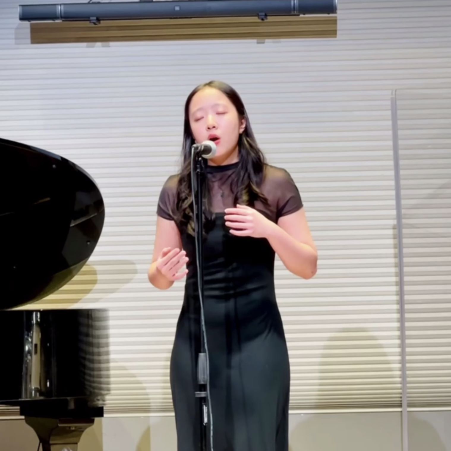 Gabrielle singing